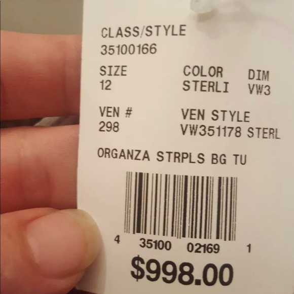 White by Vera Wang Textured Organza Wedding Dress - Picture 7 of 8